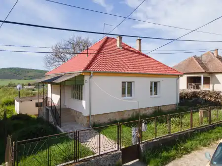 eladó családi ház, Nőtincs