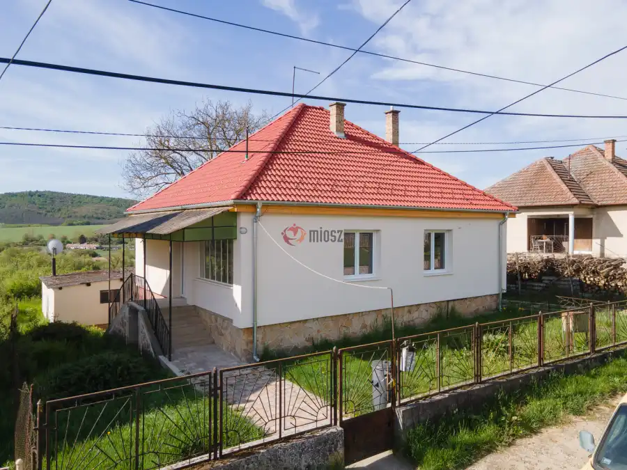 eladó családi ház, Nőtincs