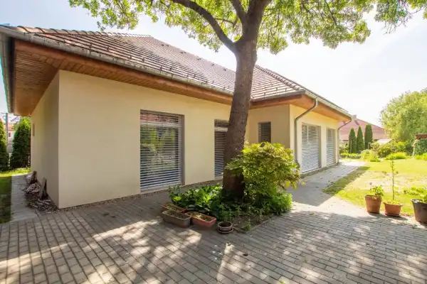 Eladó családi ház, Ócsa 5 szoba 135 m² 149.8 M Ft