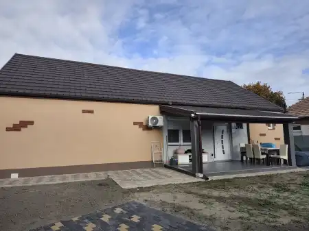 eladó családi ház, Örkény