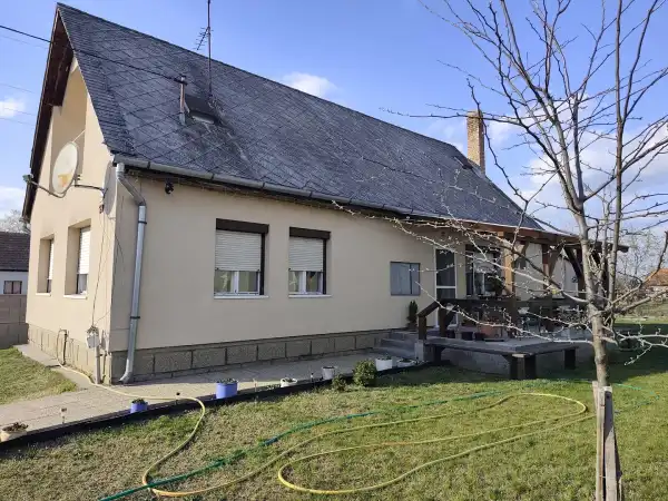 Eladó családi ház, Örkény 3 szoba 111 m² 58.8 M Ft