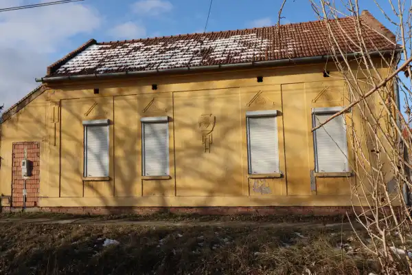Eladó családi ház, Orosháza 3 szoba 120 m² 16.5 M Ft