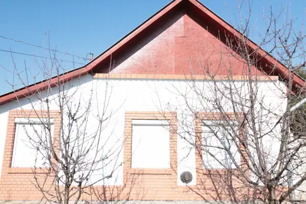 Eladó családi ház, Orosháza 2 szoba 70 m² 12 M Ft