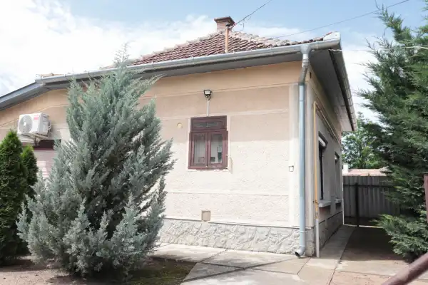 Eladó családi ház, Orosháza 2 szoba 120 m² 25 M Ft