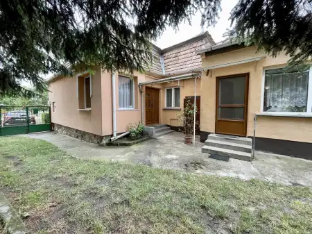 eladó családi ház, Oroszlány