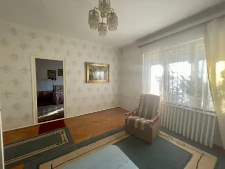 eladó családi ház, Oroszlány