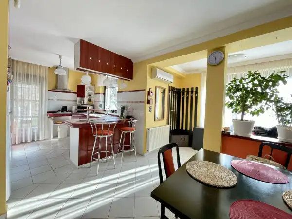Eladó családi ház, Oroszlány 4 szoba 146 m² 97 M Ft