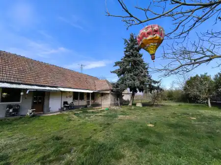 eladó családi ház, Paks