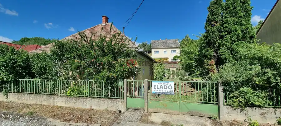 eladó családi ház, Paks