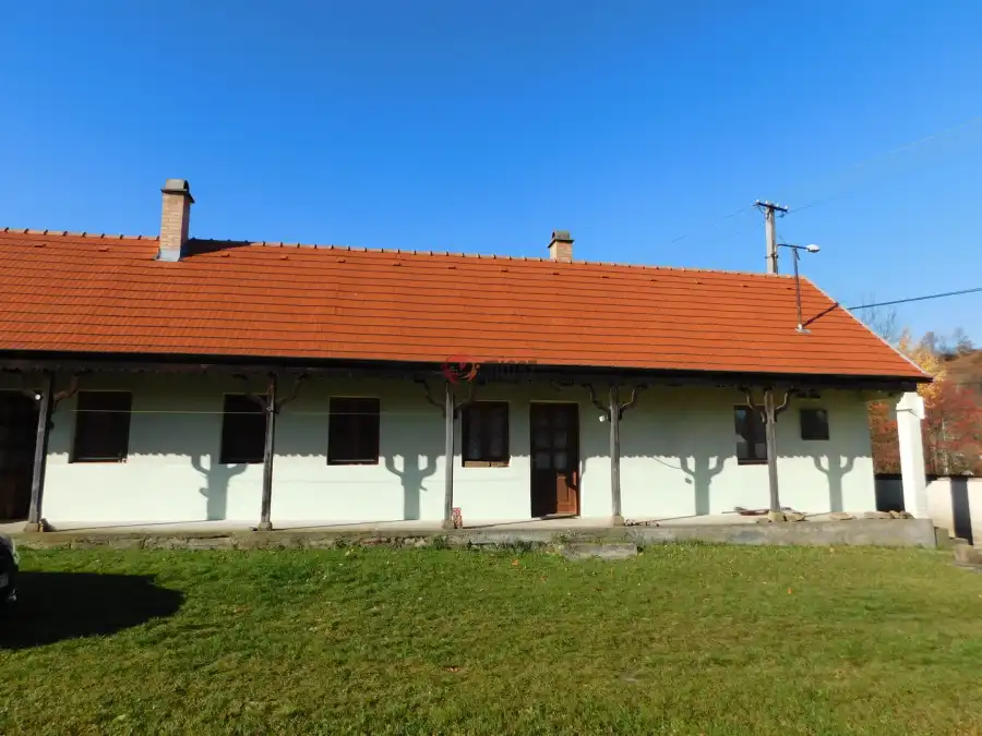 eladó családi ház, Parád