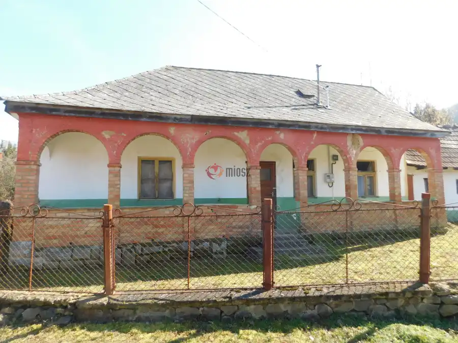 eladó családi ház, Parád