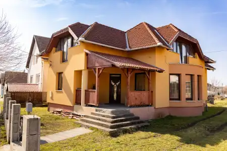 eladó családi ház, Pásztó