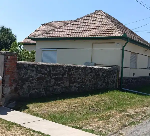 Eladó családi ház, Pásztó 2 szoba 90 m² 24.5 M Ft