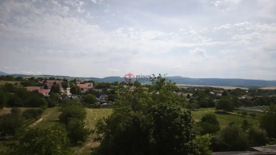 eladó családi ház, Perbál