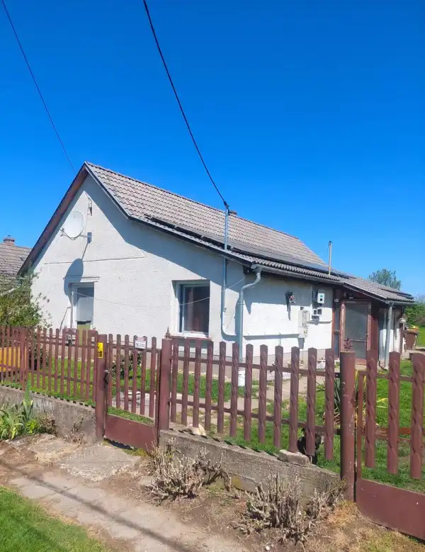 Eladó családi ház, Perkáta 3 szoba 90 m² 39.9 M Ft