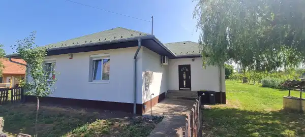 Eladó családi ház, Perkáta 3 szoba 94 m² 50.8 M Ft