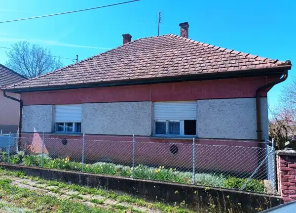 Eladó családi ház, Perőcsény 2 szoba 100 m² 37.5 M Ft