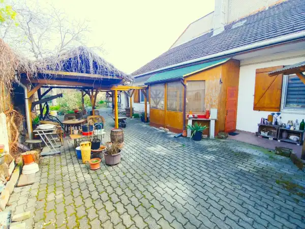 Eladó családi ház, Pomáz 4 szoba 120 m² 85 M Ft