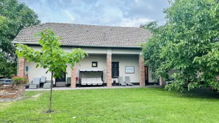 eladó családi ház, Poroszló