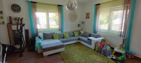 eladó családi ház, Poroszló
