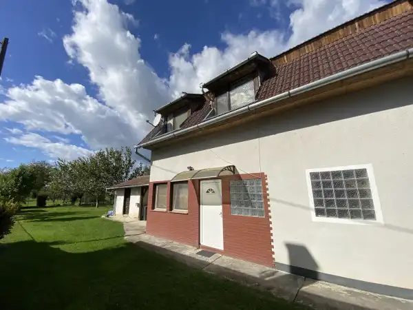 Eladó családi ház, Pötréte 5+1 szoba 224 m² 39.5 M Ft