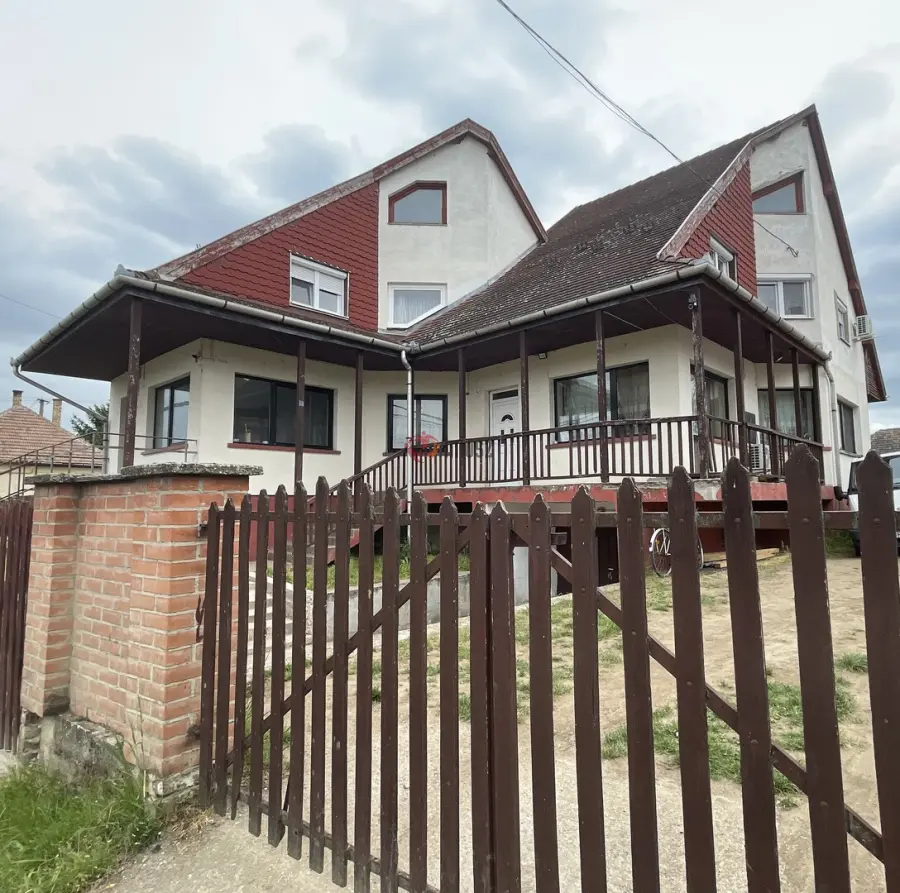 eladó családi ház, Prügy