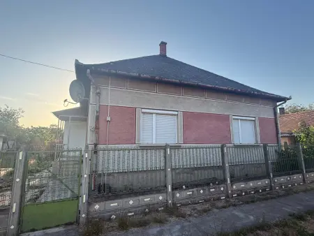 eladó családi ház, Püspökladány