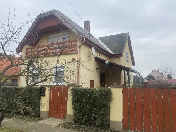Eladó családi ház, Püspökladány 4 szoba 165 m² 59.6 M Ft