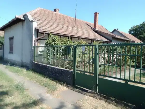 Eladó családi ház, Püspökladány 1 szoba 40 m² 11.8 M Ft