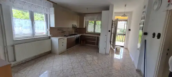 Eladó családi ház, Rácalmás 4 szoba 140 m² 63 M Ft