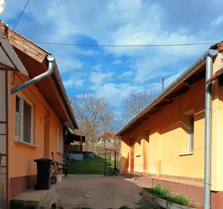 eladó családi ház, Rád