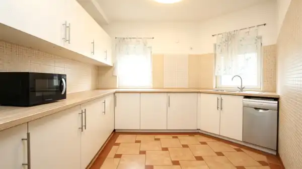 Eladó családi ház, Rád 5+2 szoba 170 m² 154.9 M Ft