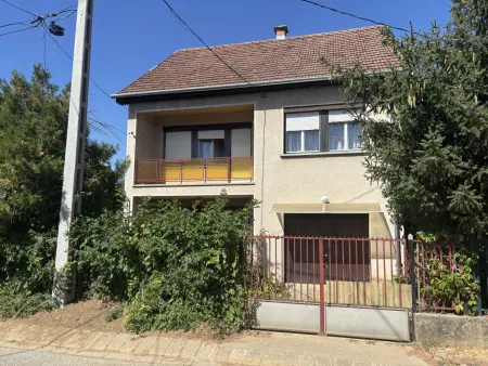 eladó családi ház, Romhány