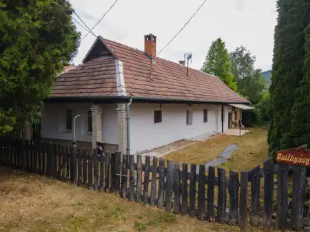 eladó családi ház, Romhány