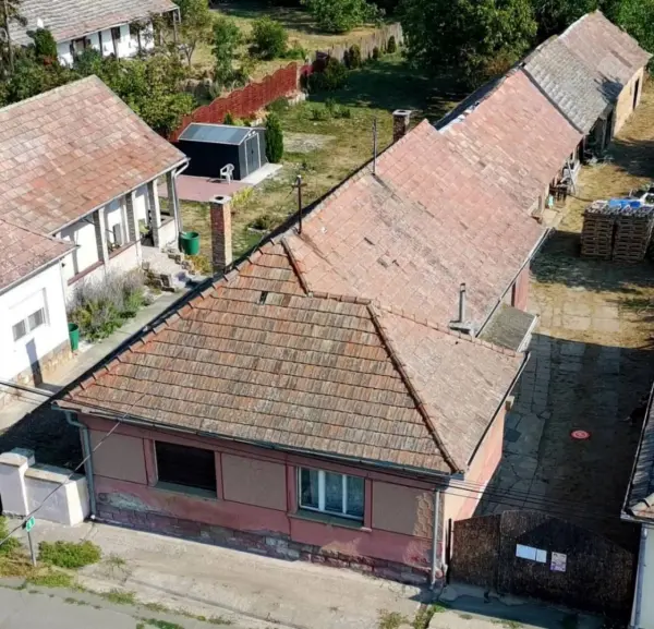 Eladó családi ház, Romhány 4 szoba 290 m² 28 M Ft