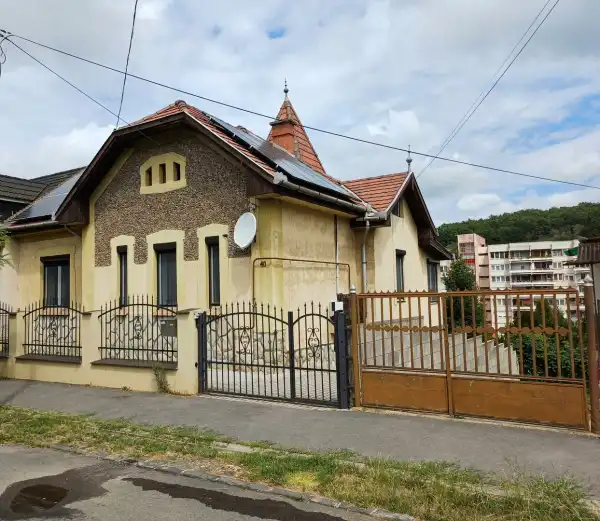 Eladó családi ház, Salgótarján 4+1 szoba 137 m² 69.9 M Ft