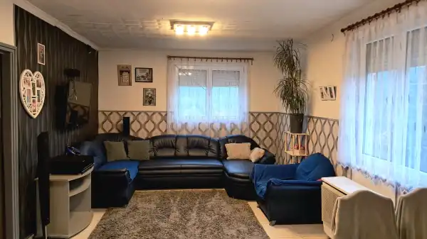 Eladó családi ház, Salgótarján 6 szoba 150 m² 26.9 M Ft