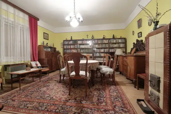 Eladó családi ház, Sándorfalva 5 szoba 160 m² 59.9 M Ft