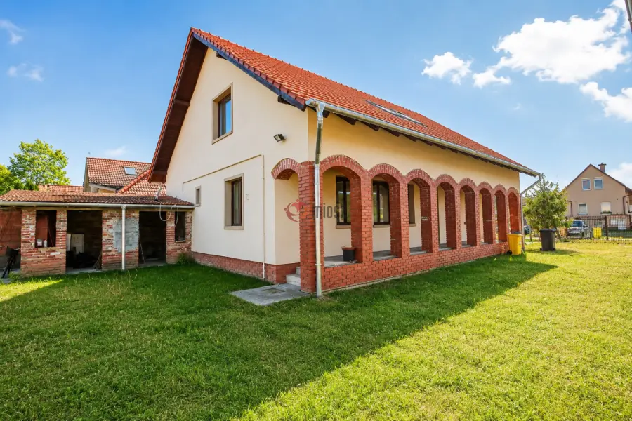 eladó családi ház, Sándorfalva