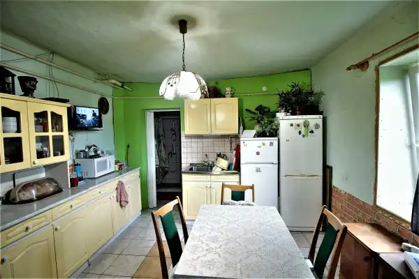 Eladó családi ház, Sarkad 2 szoba 70 m² 9 M Ft