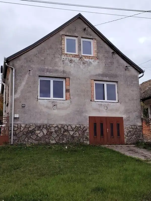 Eladó családi ház, Somberek 8 szoba 202 m² 45 M Ft
