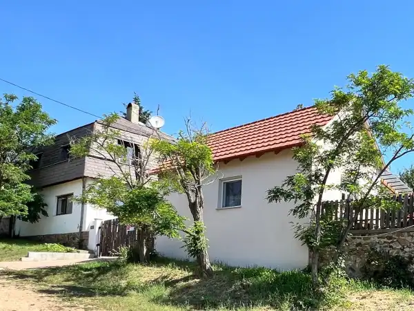 Eladó családi ház, Sukoró 6 szoba 220 m² 99 M Ft