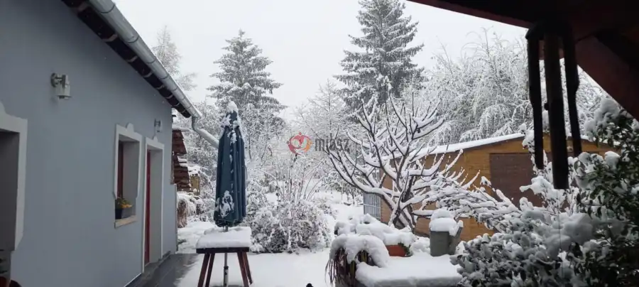 eladó családi ház, Sümegprága