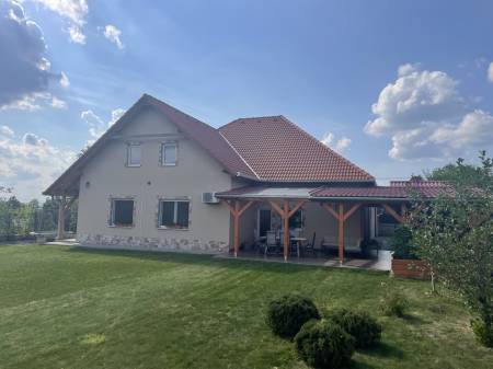 eladó családi ház, Szada eladó családi ház, Szada