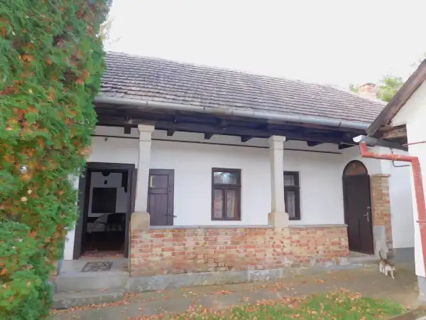 Eladó családi ház, Szajla 3+1 szoba 80 m² 9.5 M Ft