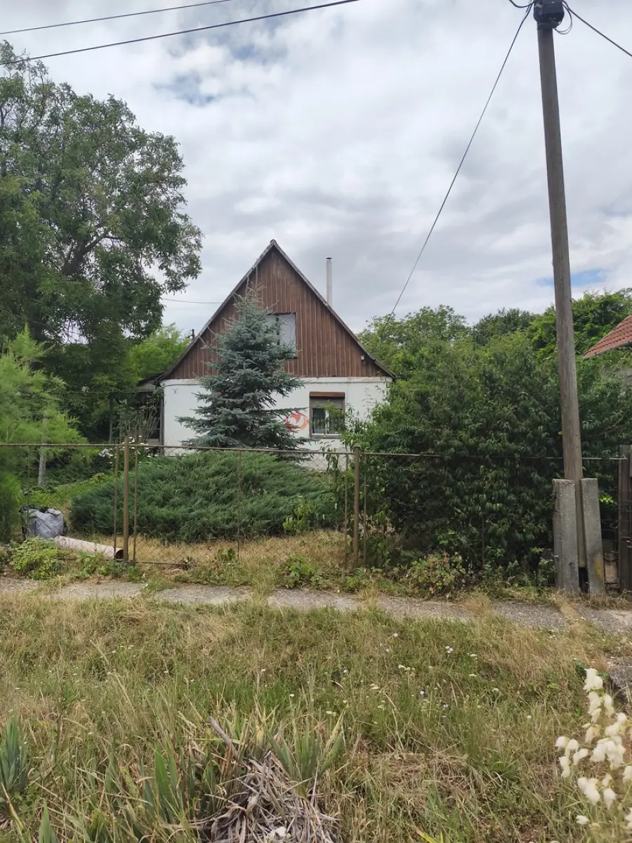 eladó családi ház, Szárliget