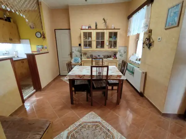 Eladó családi ház, Szebény 4 szoba 128 m² 24.9 M Ft