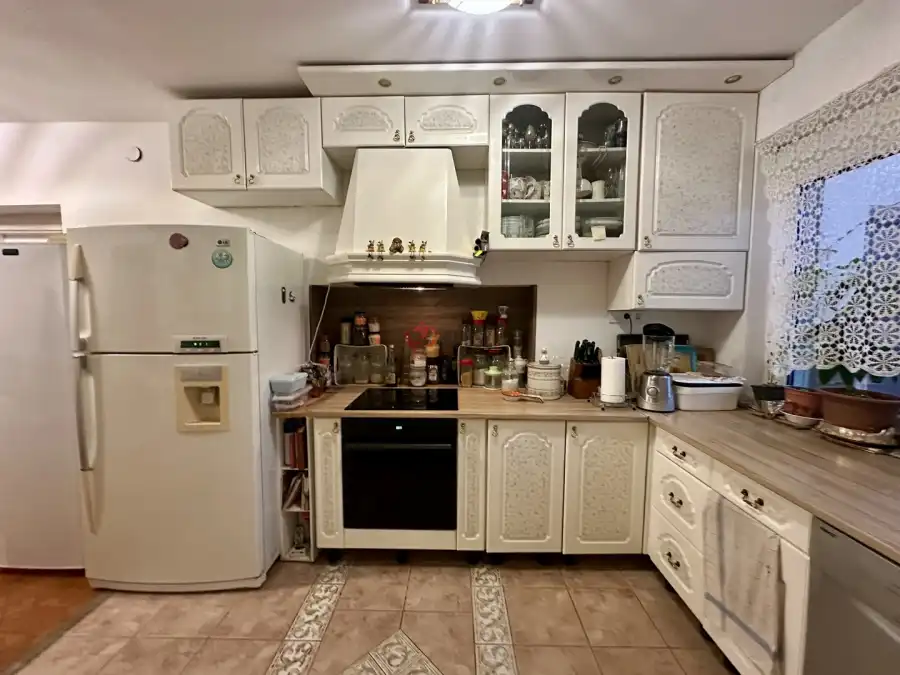 eladó családi ház, Székesfehérvár