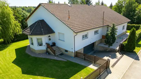 Eladó családi ház, Szendehely 8 szoba 245 m² 149.99 M Ft