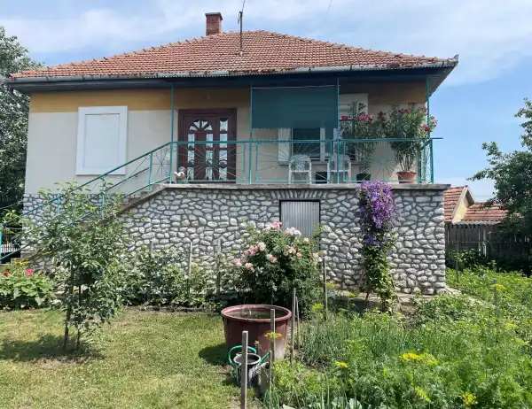 Eladó családi ház, Szentistván 3 szoba 140 m² 27 M Ft